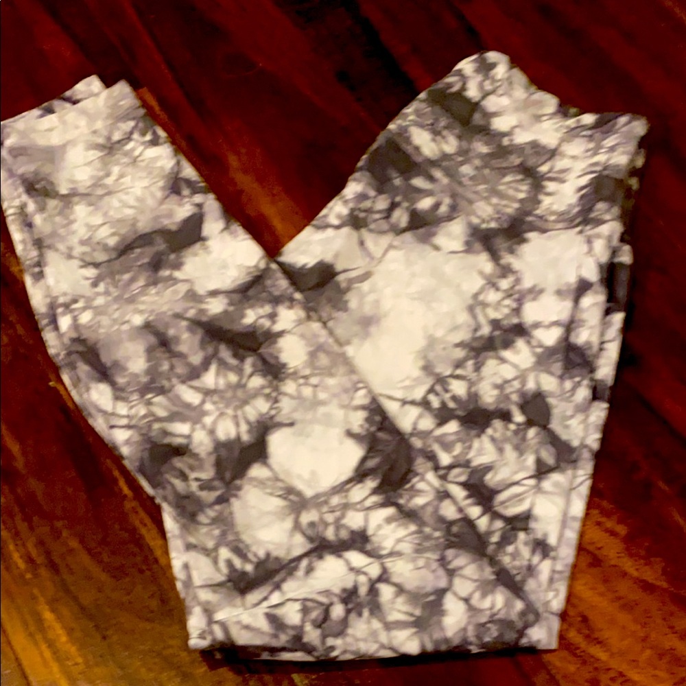 Lululemon WU Shibori Alpine White/Baltic Grey